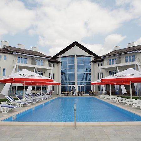 Porto Riva Hotel Zaporizhia Bagian luar foto