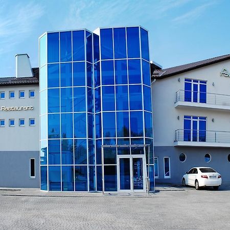 Porto Riva Hotel Zaporizhia Bagian luar foto