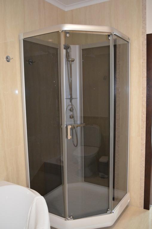Porto Riva Hotel Zaporizhia Bagian luar foto