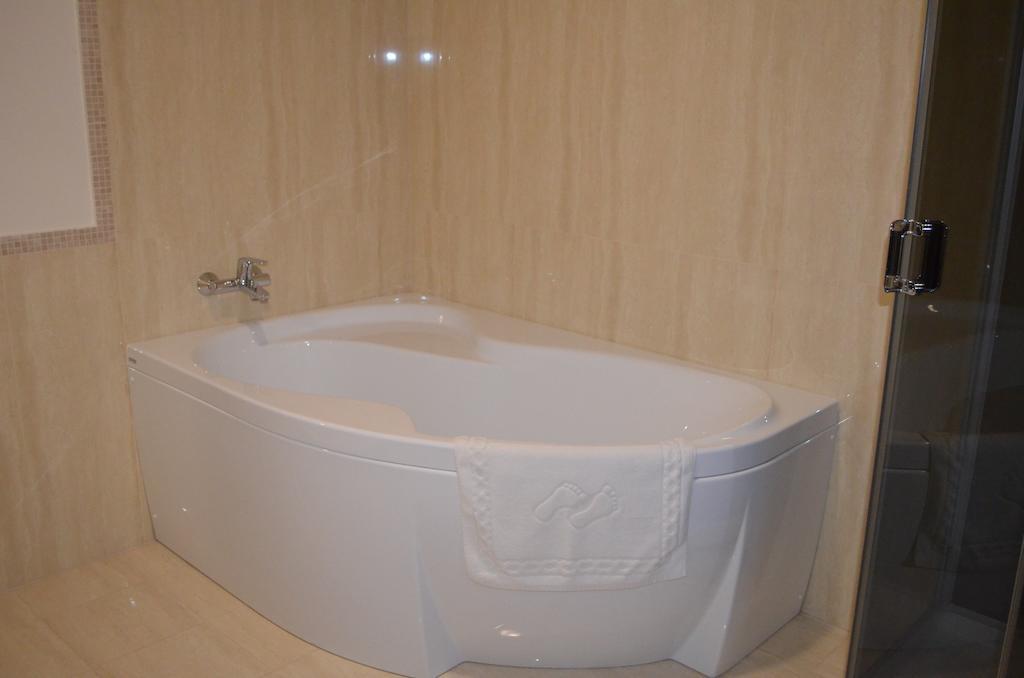 Porto Riva Hotel Zaporizhia Ruang foto