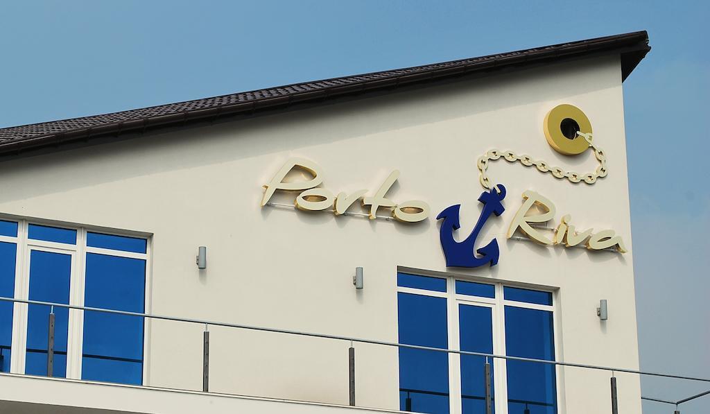 Porto Riva Hotel Zaporizhia Bagian luar foto