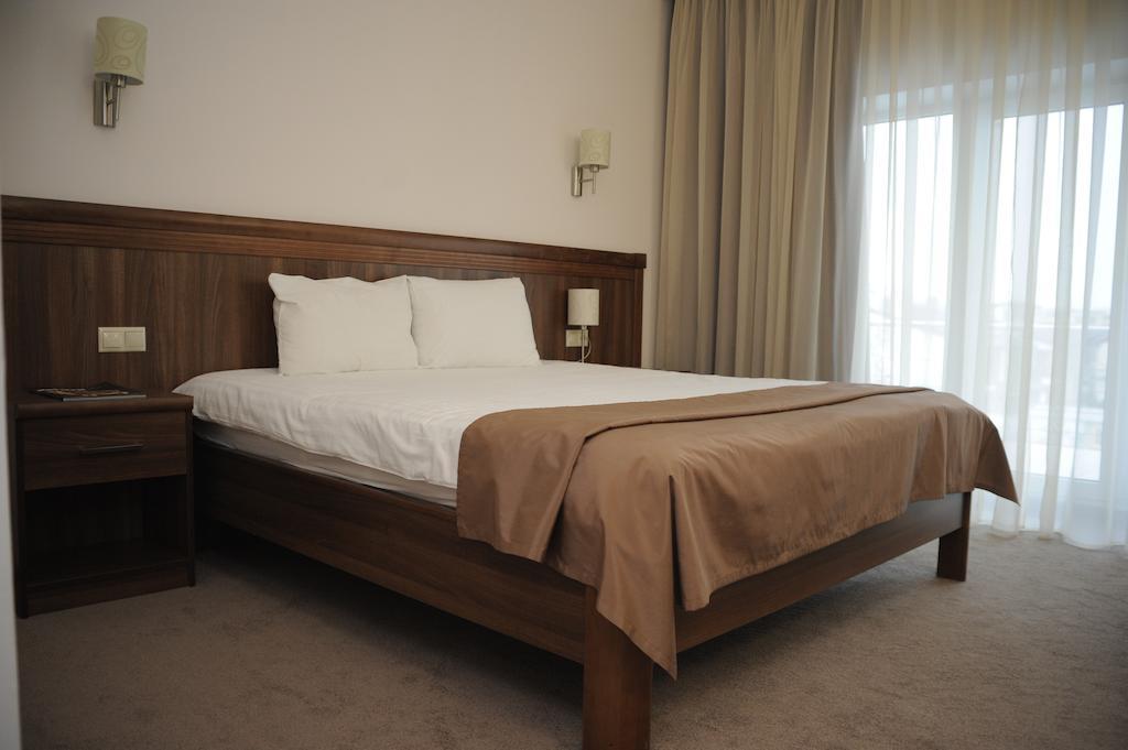 Porto Riva Hotel Zaporizhia Ruang foto