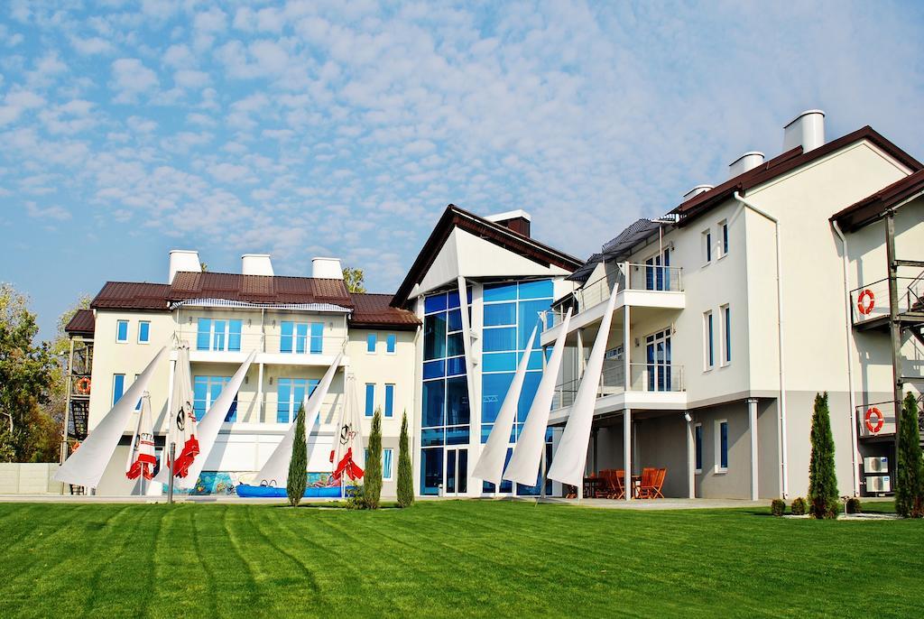 Porto Riva Hotel Zaporizhia Bagian luar foto