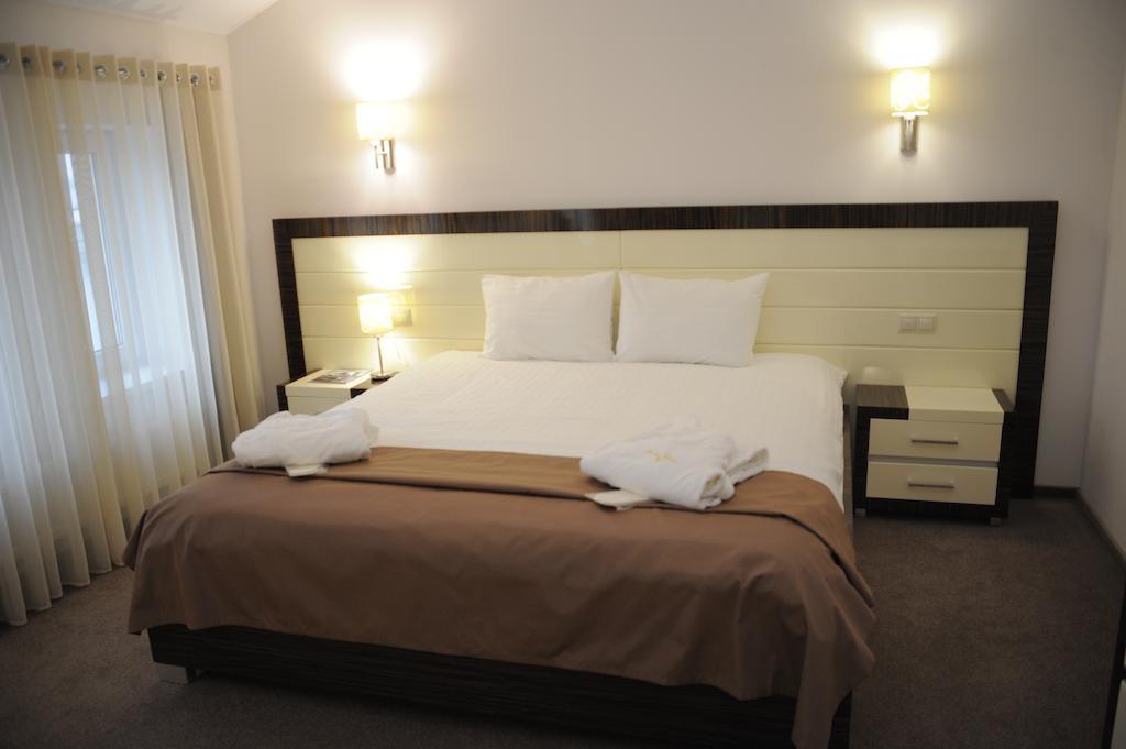 Porto Riva Hotel Zaporizhia Ruang foto