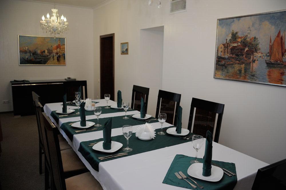 Porto Riva Hotel Zaporizhia Bagian luar foto