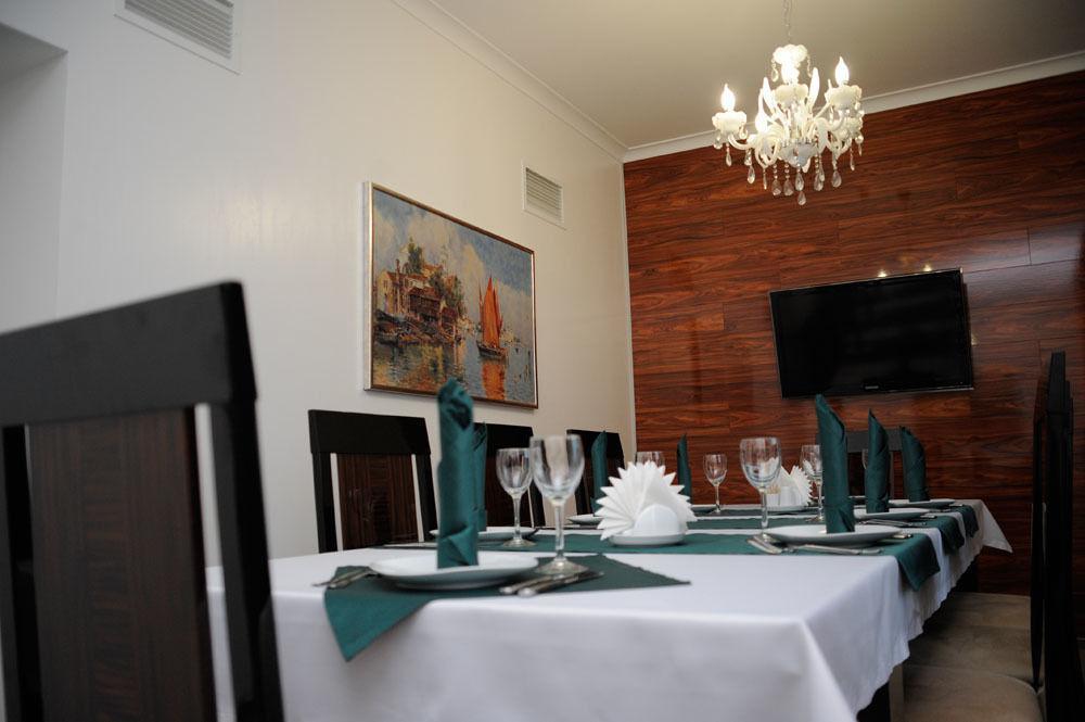 Porto Riva Hotel Zaporizhia Bagian luar foto