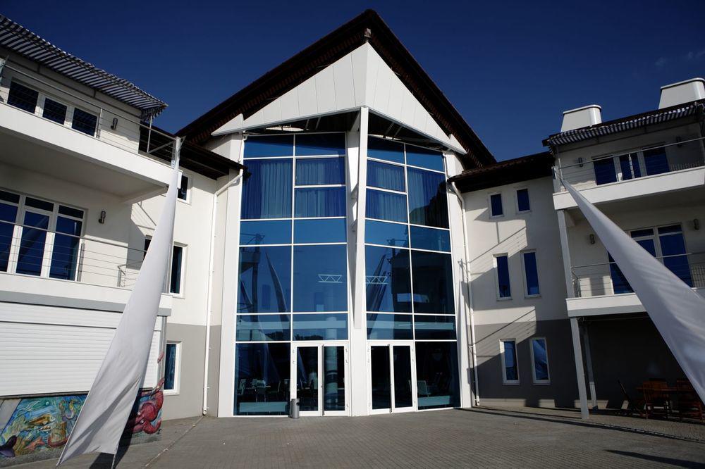 Porto Riva Hotel Zaporizhia Bagian luar foto