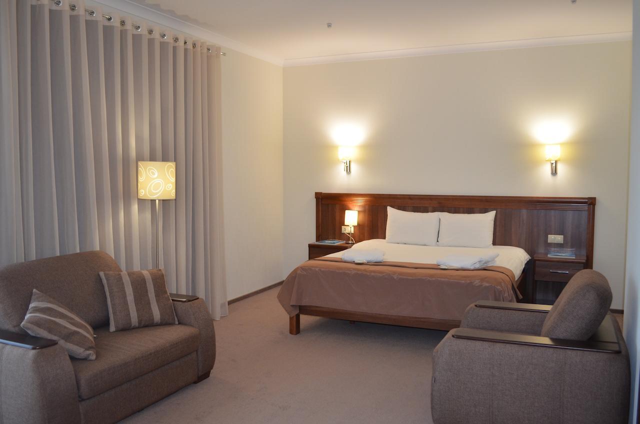 Porto Riva Hotel Zaporizhia Ruang foto