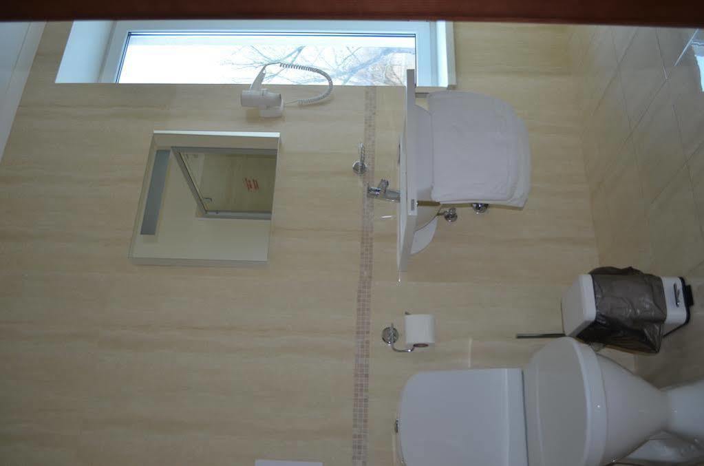 Porto Riva Hotel Zaporizhia Bagian luar foto